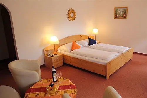 Hotel Sonnenhof - Bed & Breakfast & Appartements Mutters
