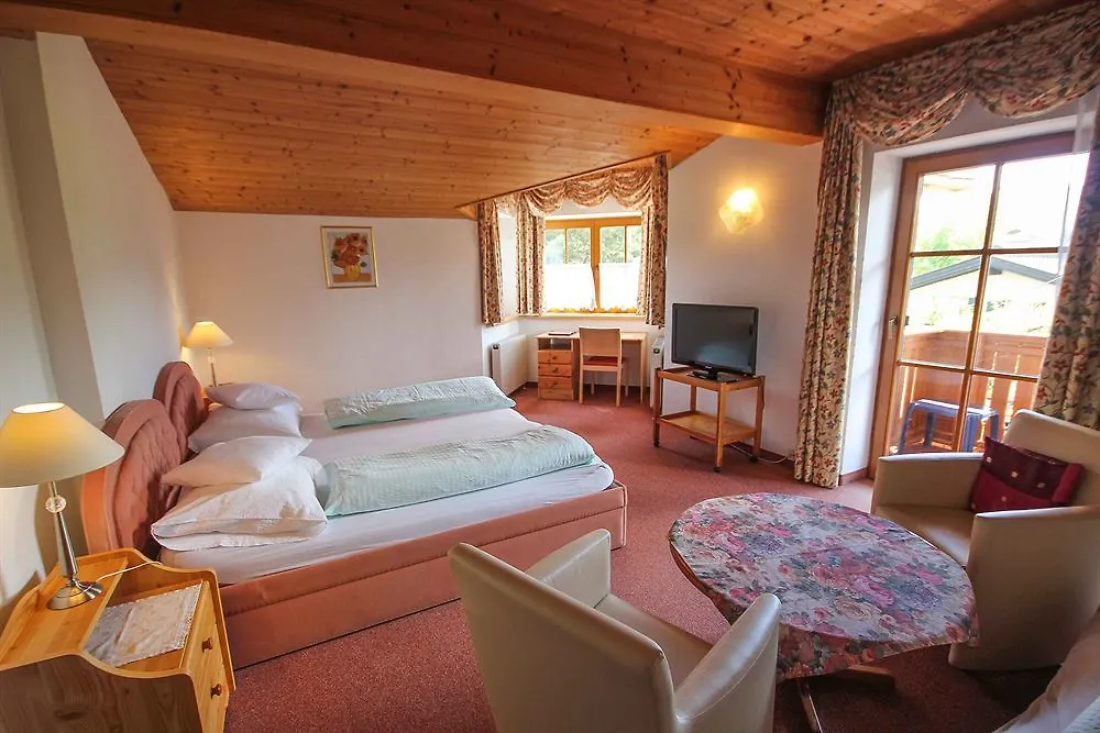 Hotel Sonnenhof - Bed & Breakfast & Appartements Mutters