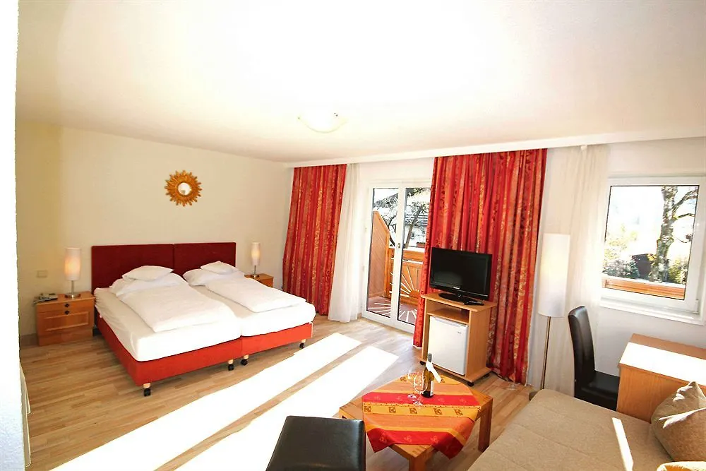 Hotel Sonnenhof - Bed & Breakfast & Appartements Mutters